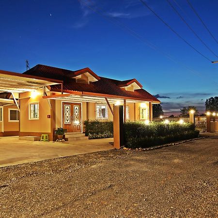 Rojanavee Resort Nakhon Nayok Exteriör bild
